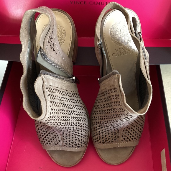 Vince Camuto open toe booties - Picture 3 of 4